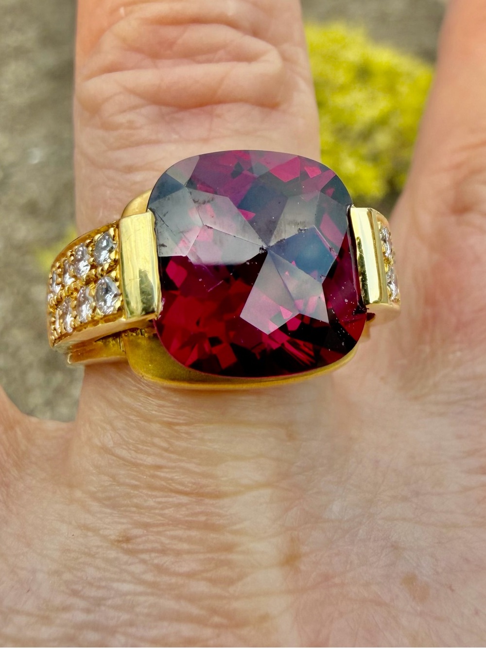 18k gold diamond and rhodolite ring